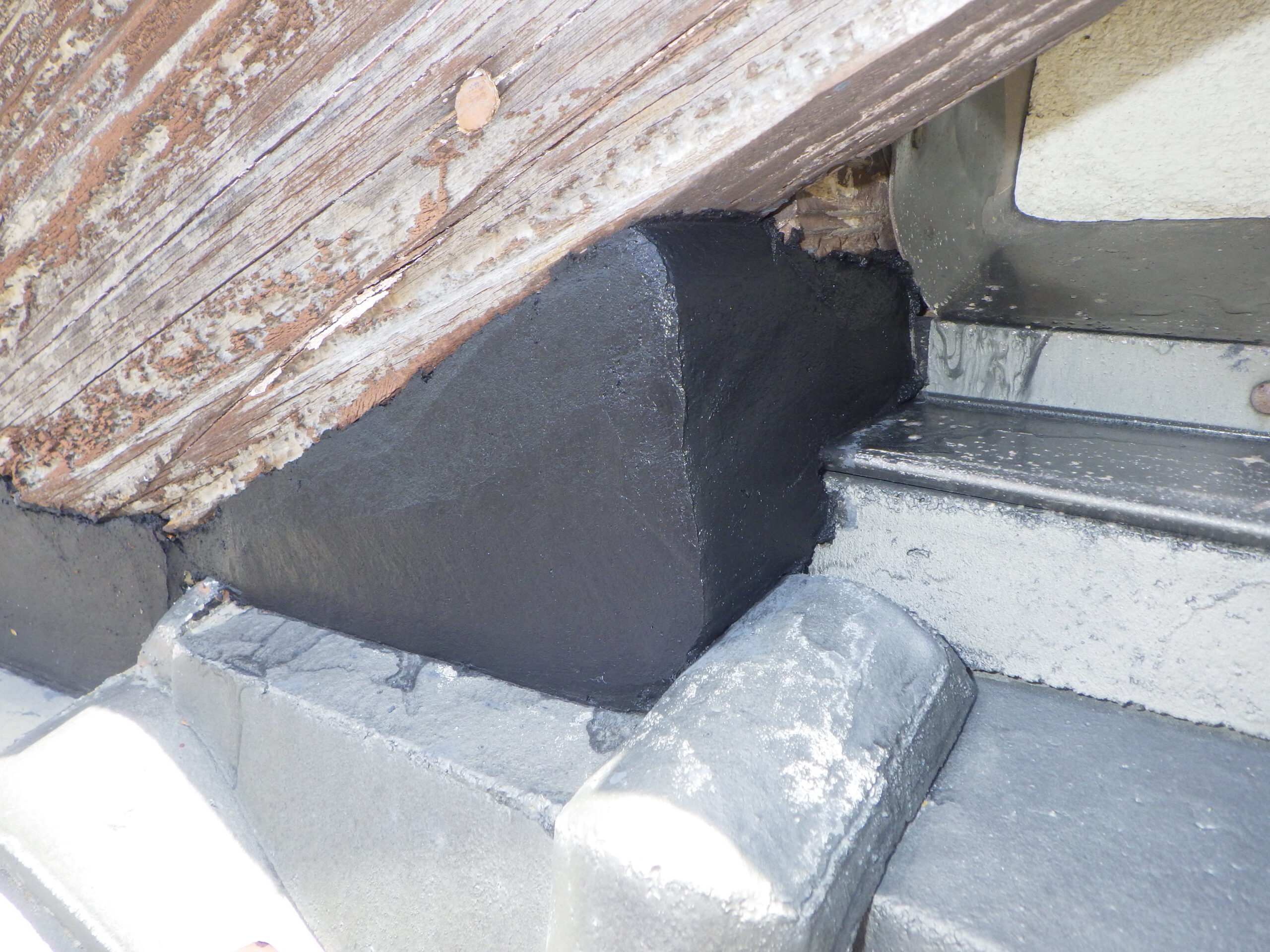 施工後見違えるほど完璧にふさがれた侵入口